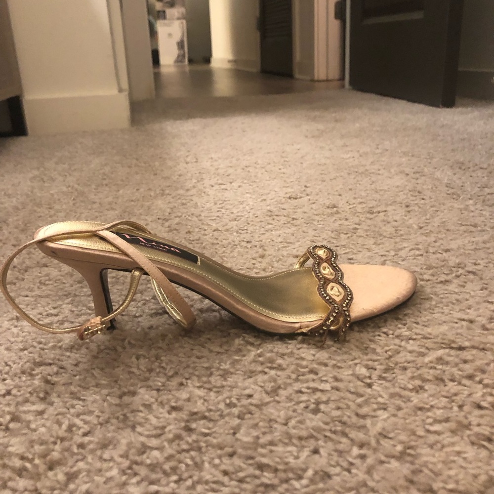 1.5” gold heels